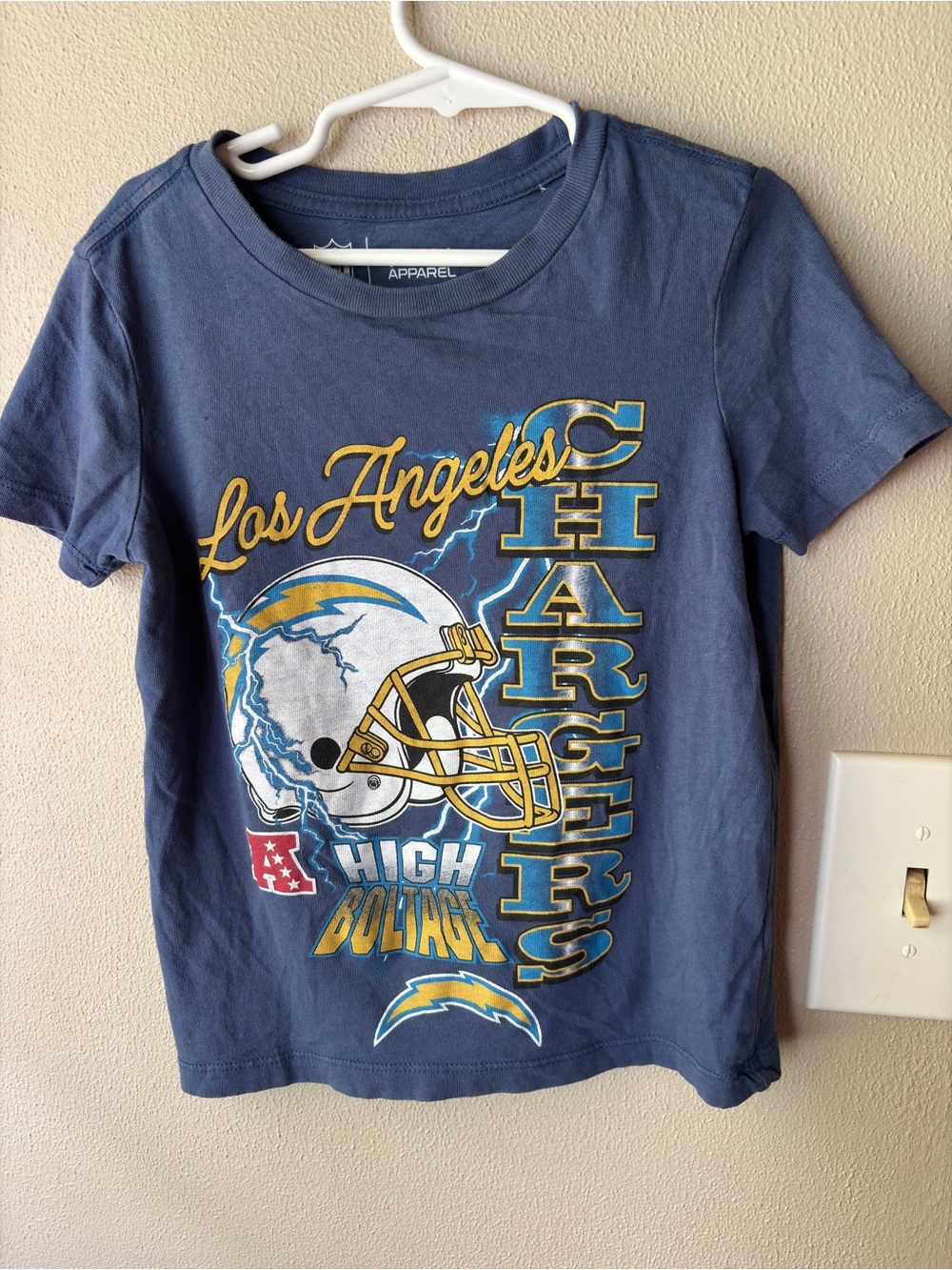 Team Apparel Los Angeles Chargers Navy and Gold Graphic Tee
